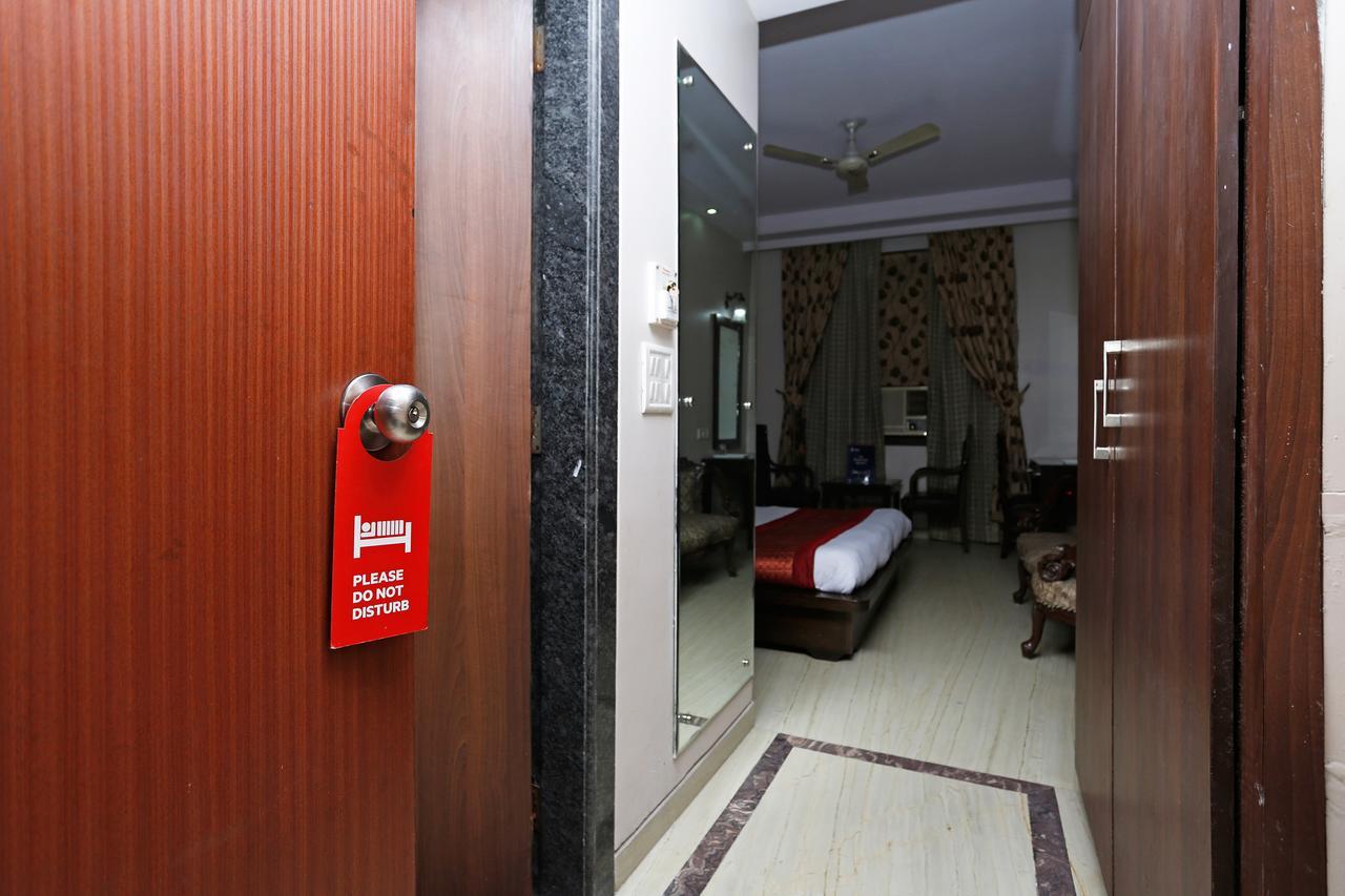 Oyo 5401 Hotel Mid Town 뉴델리 외부 사진