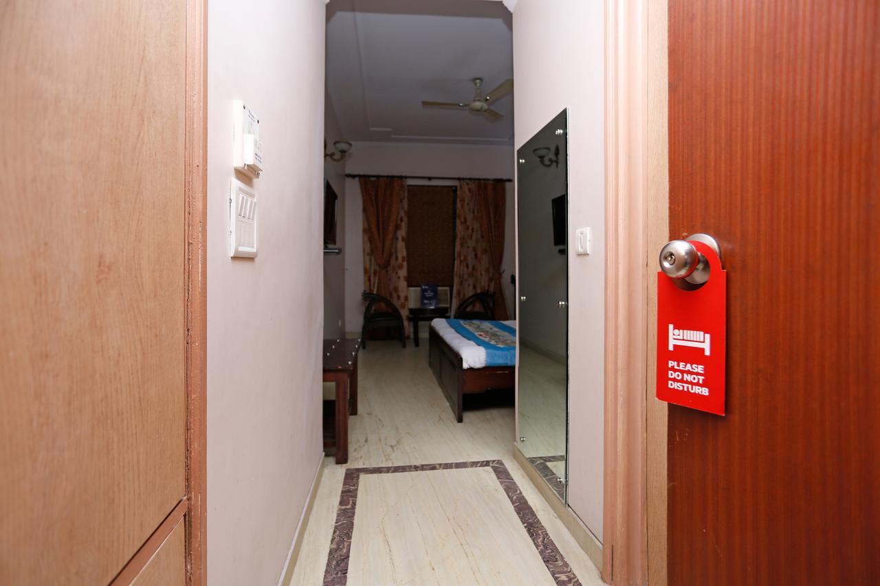 Oyo 5401 Hotel Mid Town 뉴델리 외부 사진